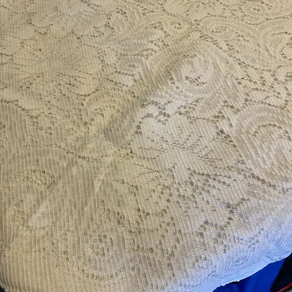 Vintage LACE Oval TABLECLOTH Paisley Whimsical Ivory Cottage Fairy Home 60x86”